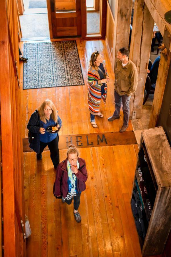 At The Helm Hotel Ilwaco Exterior foto