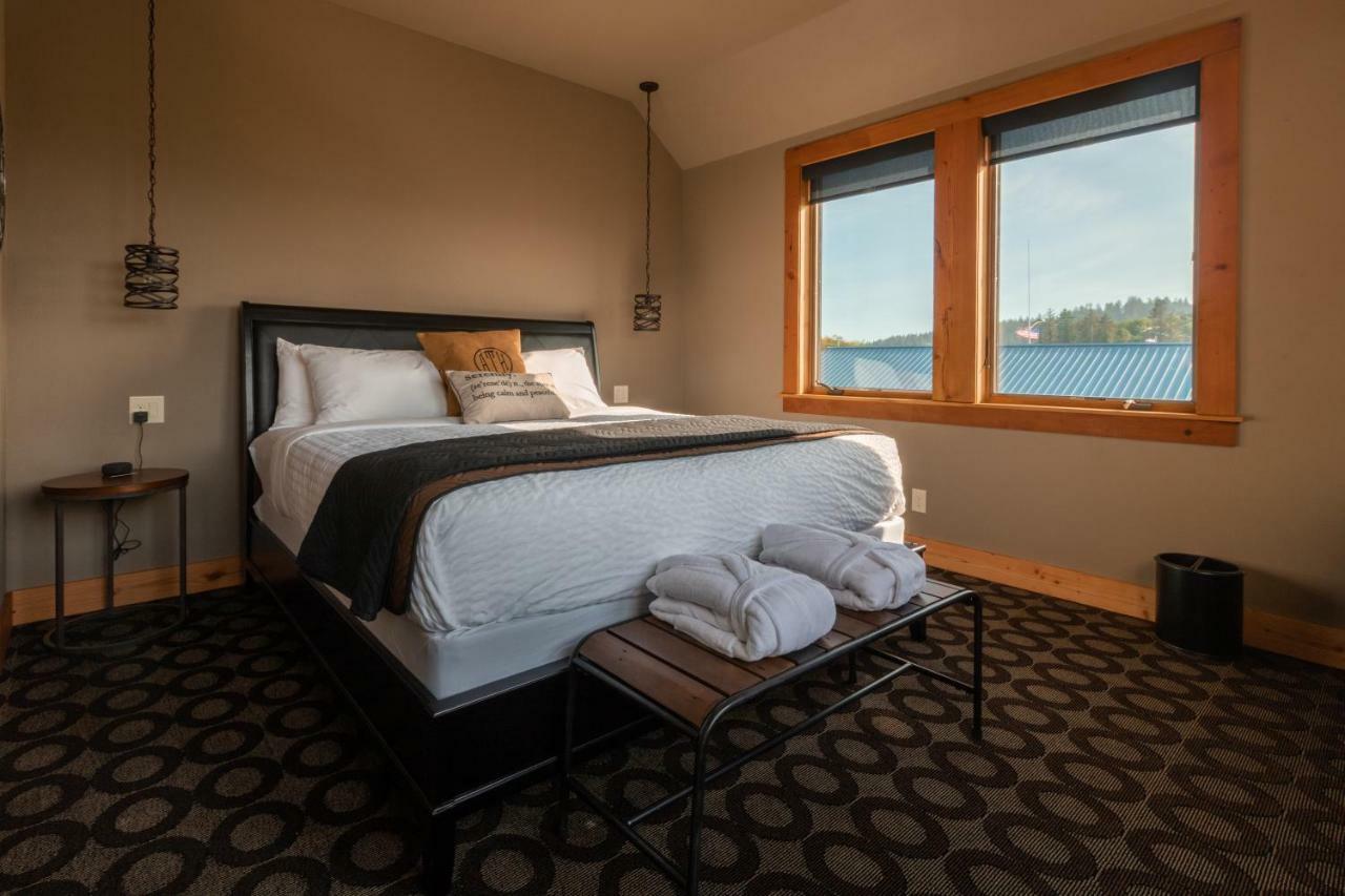 At The Helm Hotel Ilwaco Zimmer foto